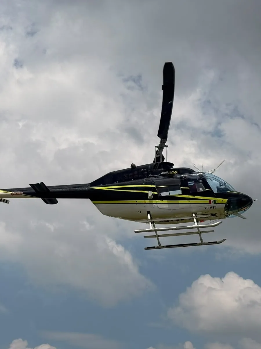 Bell 206 JetRanger XB-MSE en vuelo sobre el Valle de México